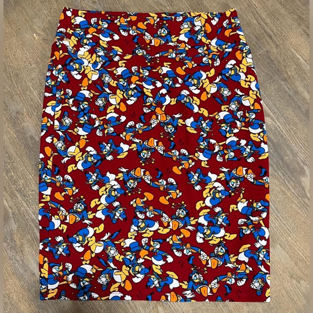 💚5 for $25 LulaRoe Donald Duck skirt